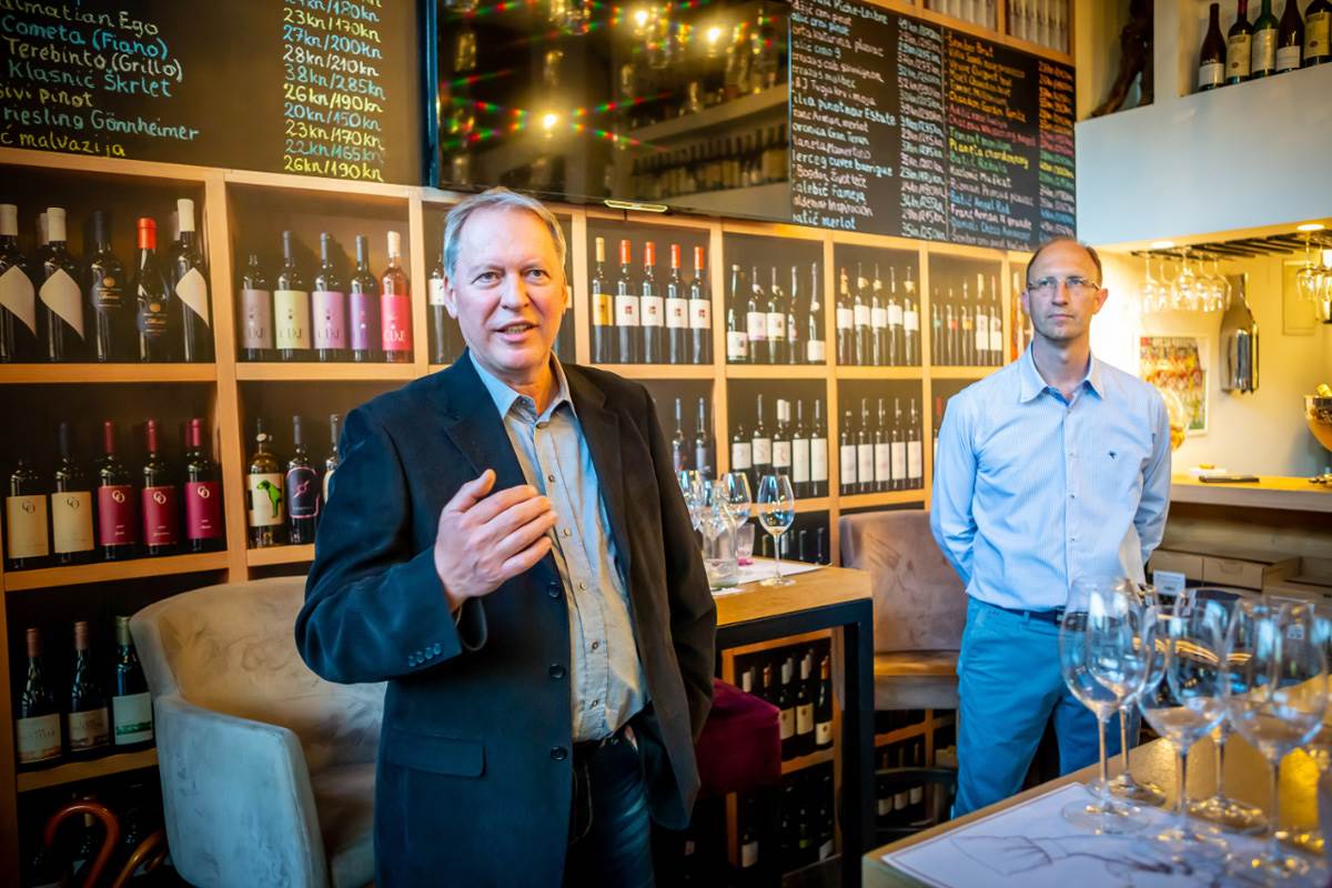 Moreno Degrassi i enolog Alen Matelić.jpg