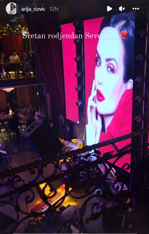 Arija Rizvić proslavila je sa Severinom 50. rođendan.PNG