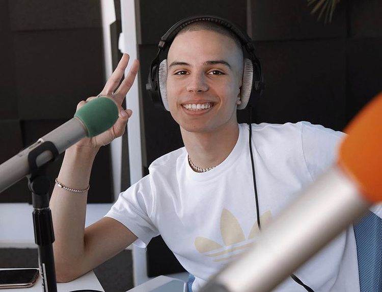 Mihajlo Veruović Voyage mlada je glazbena zvijezda