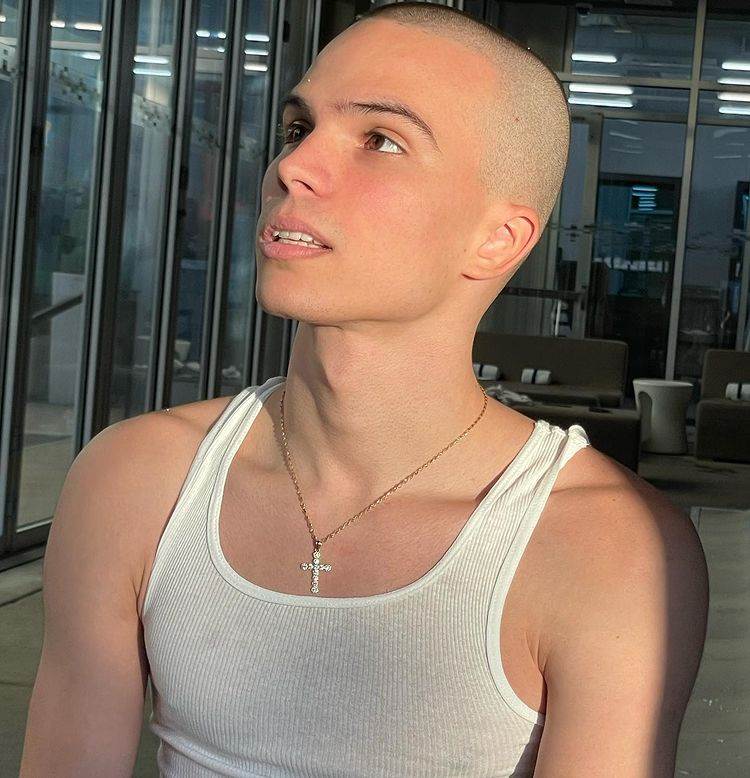 Mihajlo Veruović Voyage mlada je glazbena zvijezda