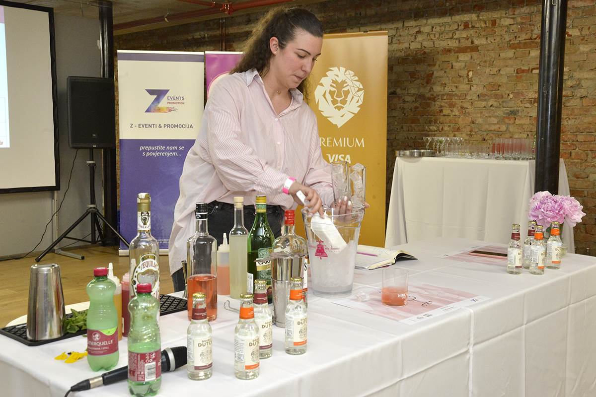 15 Radionica Pink Mixology i barmenica Natali Boric.jpg