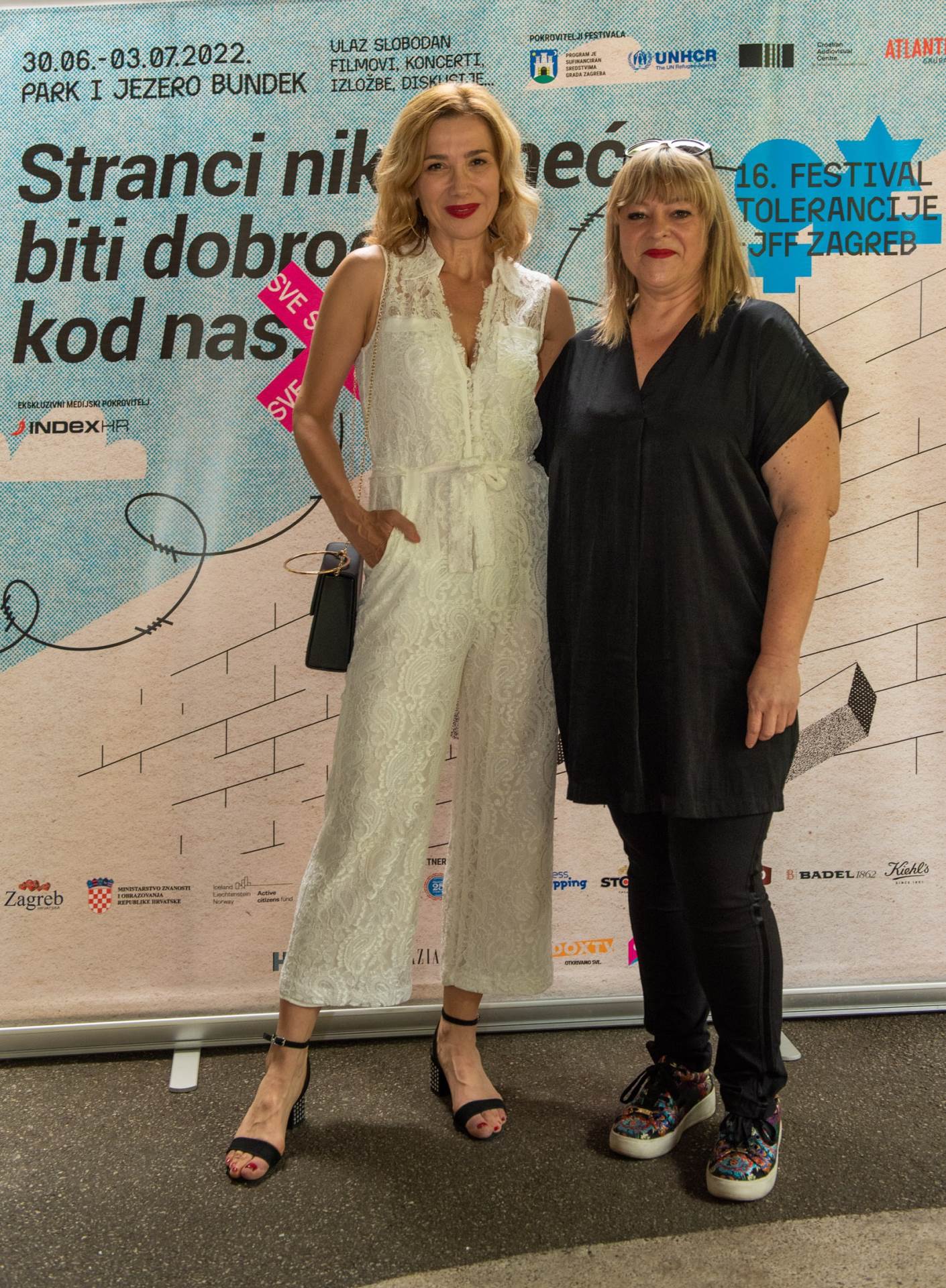 Ecija Ojdanic, Natasa Popovic.jpg