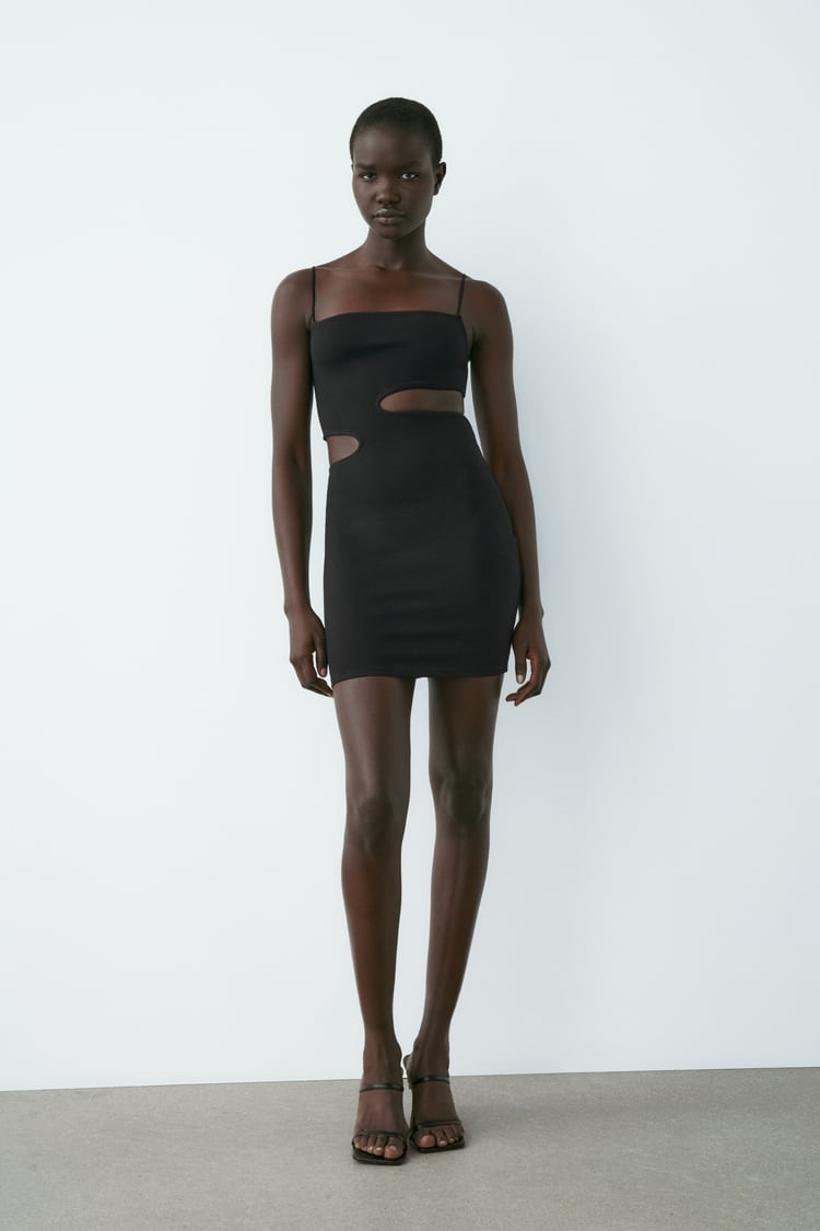 Crna mini haljina s prorezima