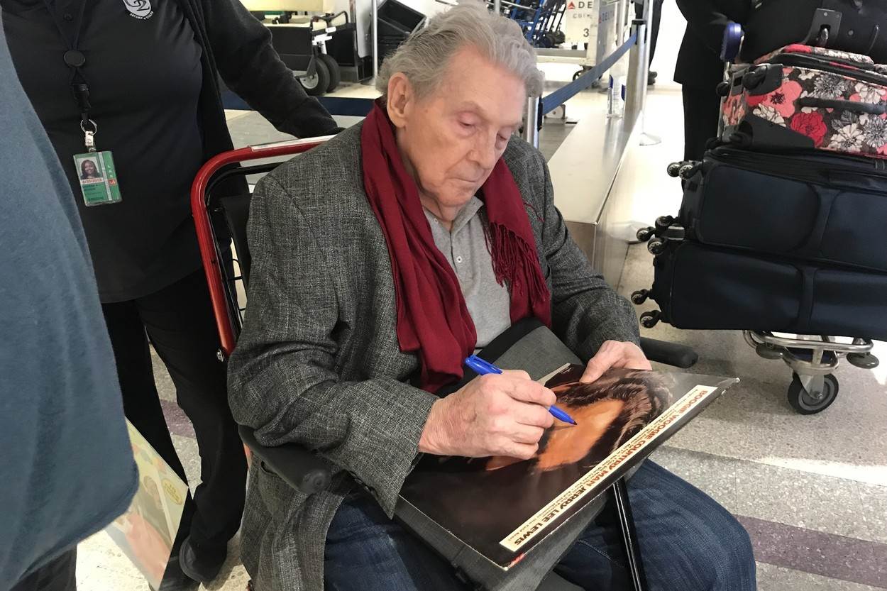 Jerry Lee Lewis navodno je ubio dvije supruge.jpg