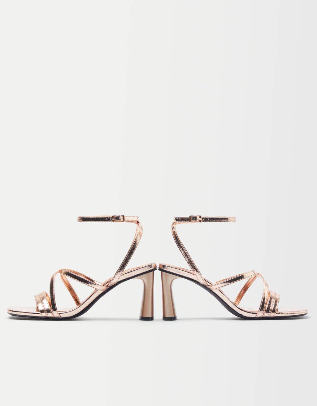 Sandale s potpeticom i remenčićem oko gležnja