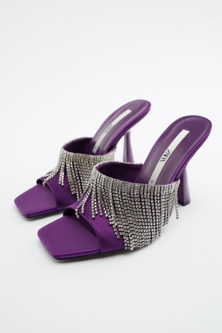 SJAJNE SANDALE NA PETU