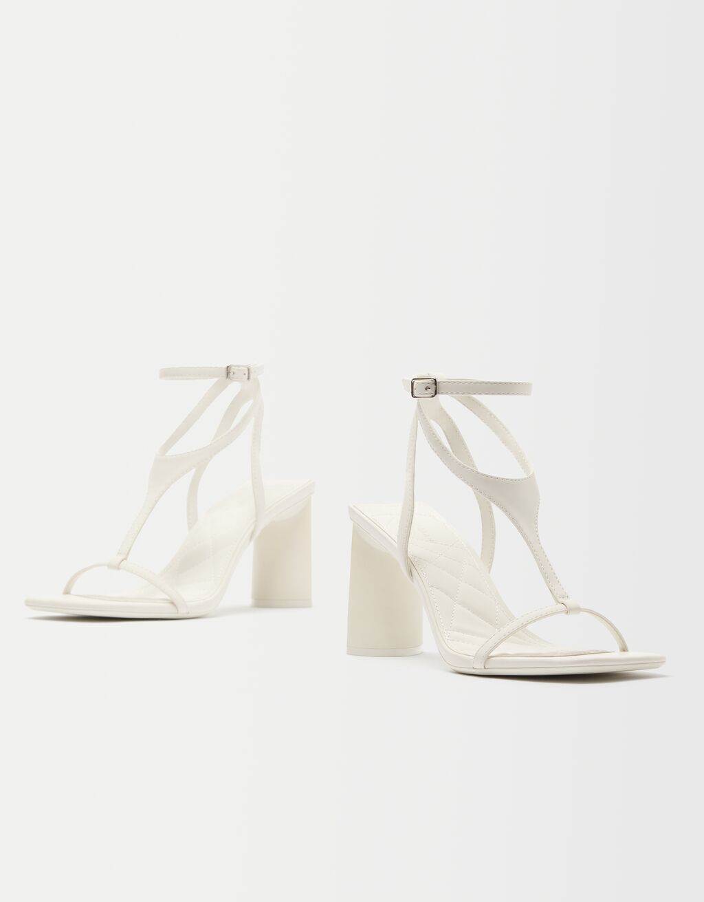 Sandale s potpeticom i remenčićem oko gležnja