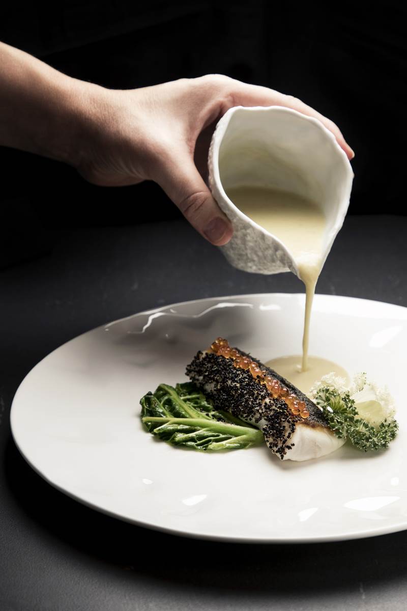 Divlji brancin, velouté od brancina, crna kvinoja, kelj (2).jpg