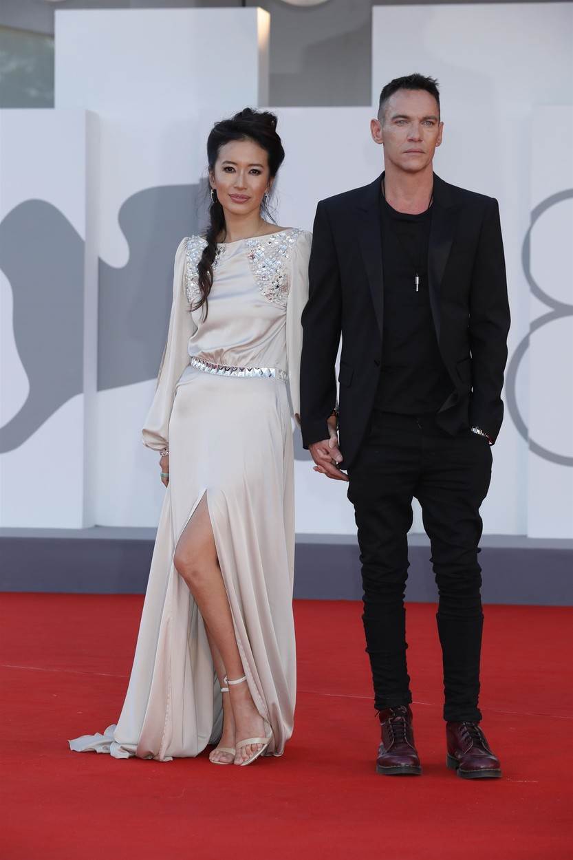 Jonathan Rhys Meyers i Mara Lane u braku su od 2016. godine