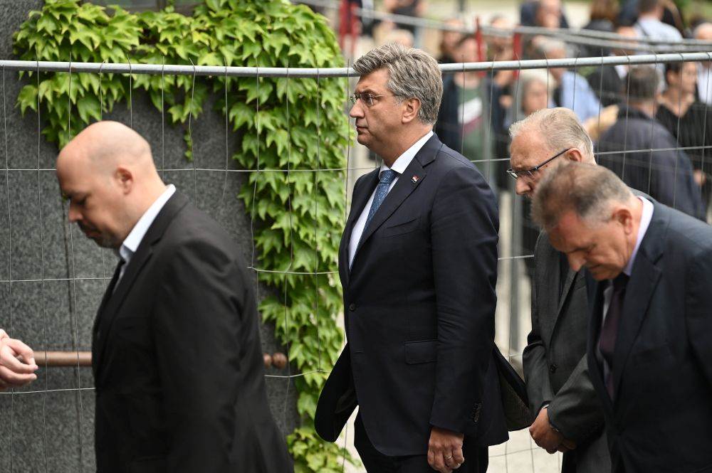 Andrej Plenković na sprovodu Mislava Bage