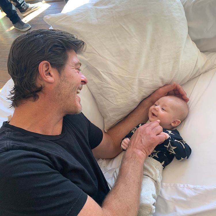 Robin Thicke u vezi je s April Love Geary