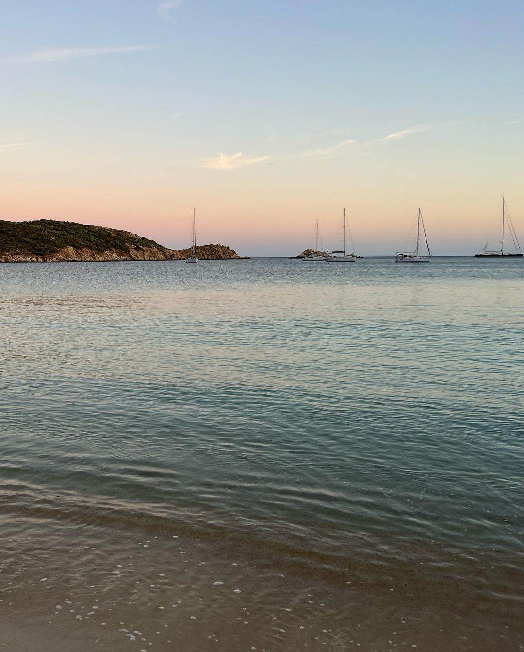 Georgina Rodriguez s djecom na Sardiniji