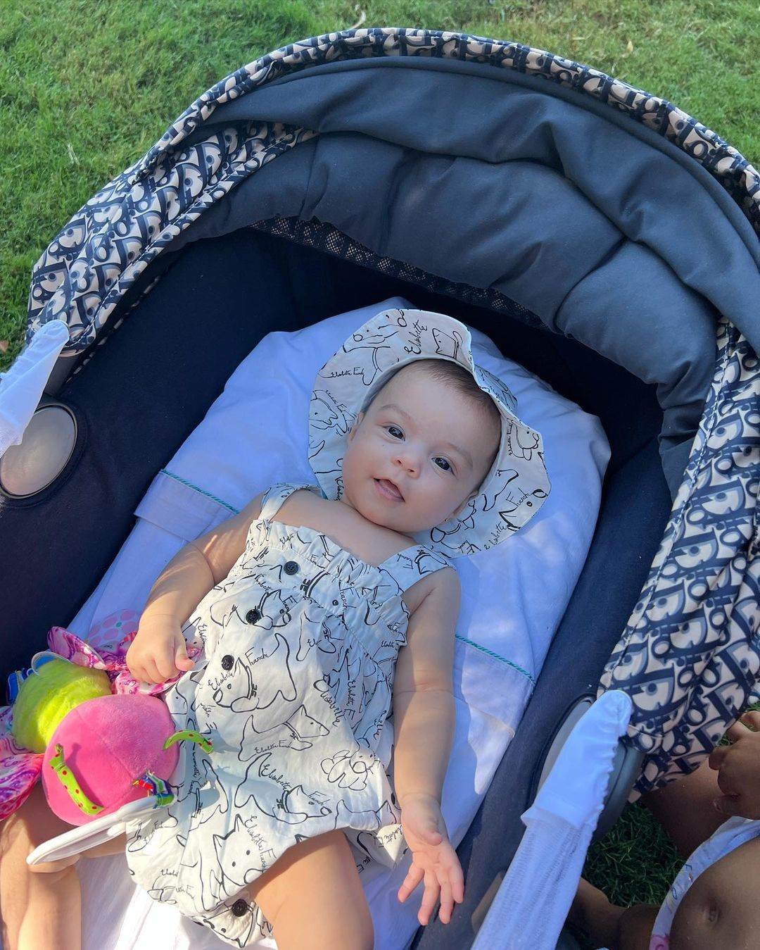 Georgina Rodriguez s djecom na Sardiniji