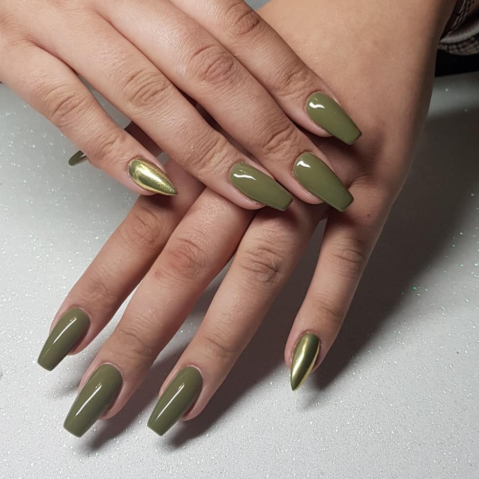Maslinasto zeleni nokti za jesen