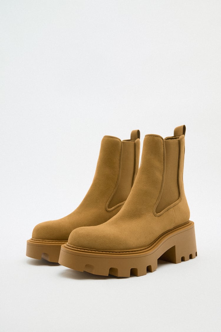 Čizmice od brušene kože s nazubljenim potplatom