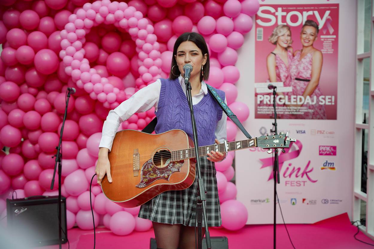 Story Pink Fest