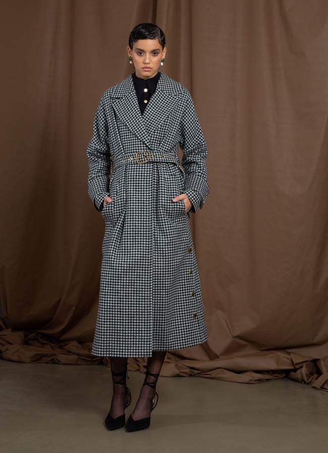 Dugi kaput s pojasom