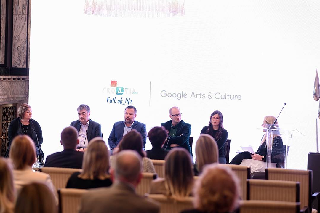 Panel 'Star Croatia'.jpg