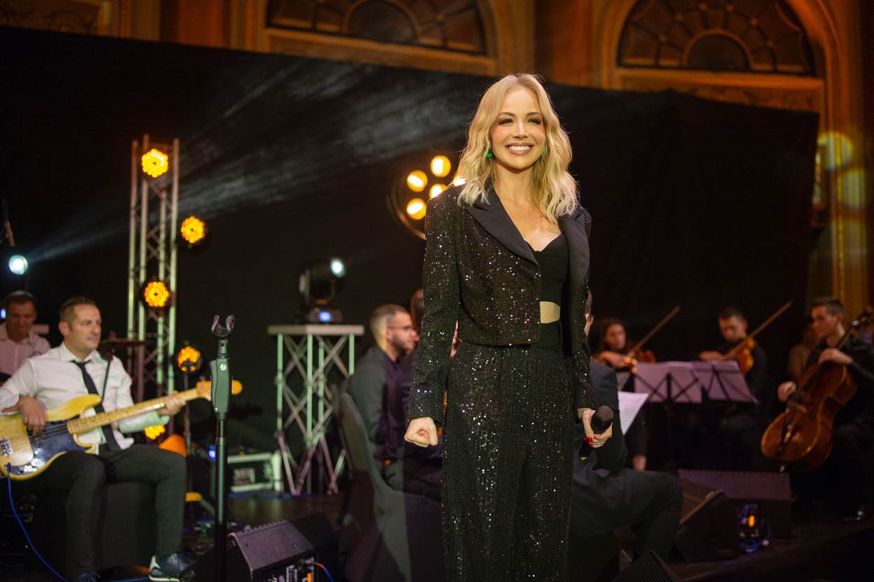 Jelena Rozga predstavila akustični album