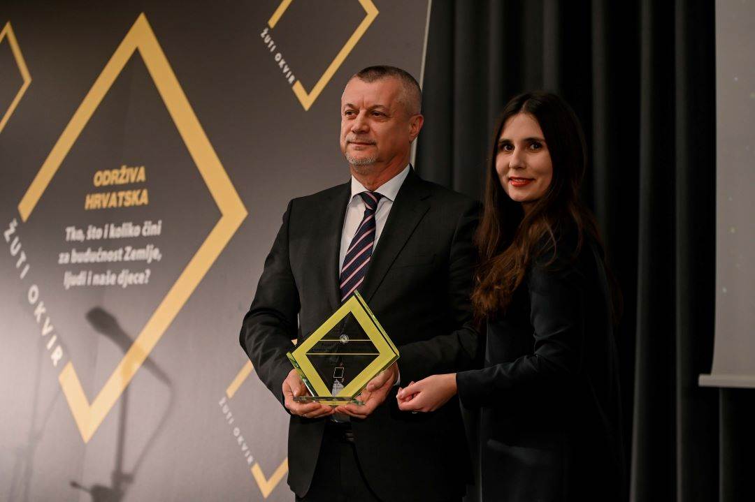 19 - NG - Zuti okvir_RG (104).jpg