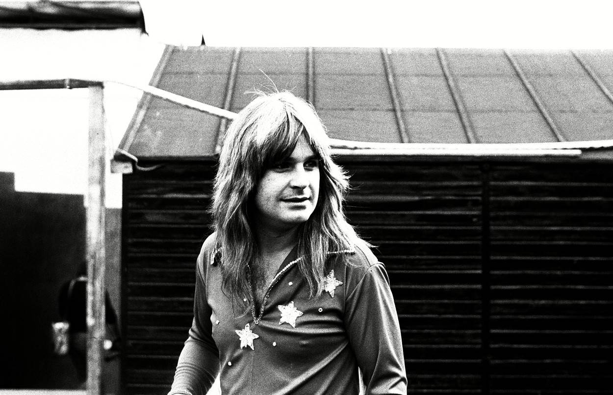 Порно видео: Анашым, блузканың астында не барын көрсетші