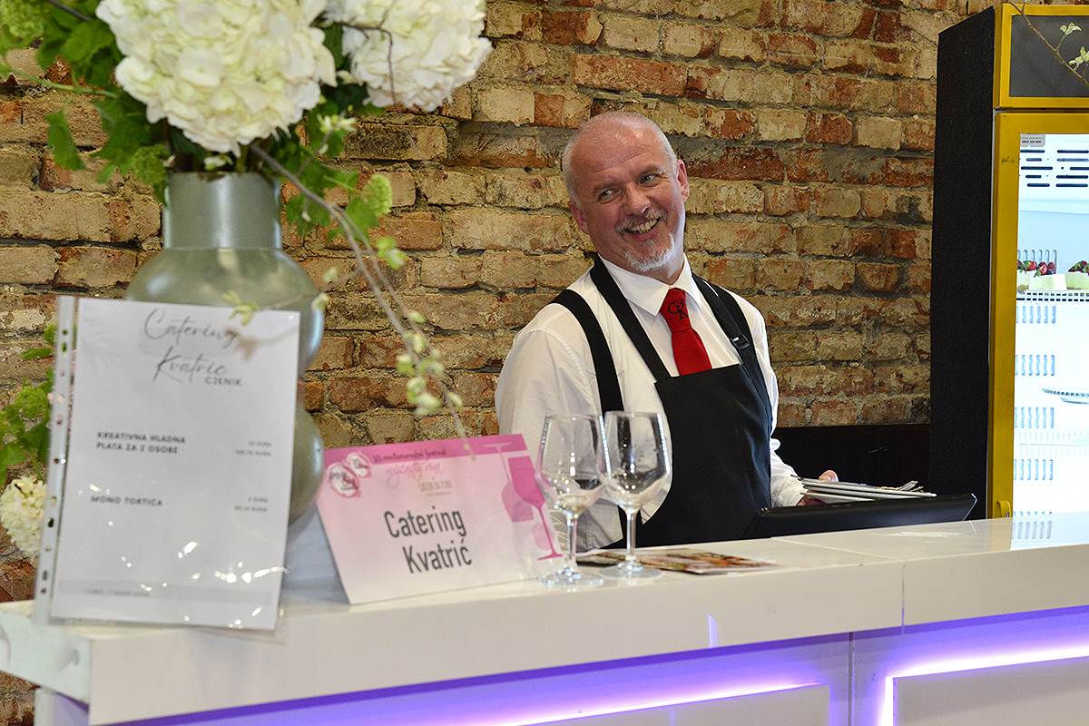 24 Catering KvatriÜ pripremio je odliüne hladne plate koje su se idealno sljubile uz Rose ponudu.jpg