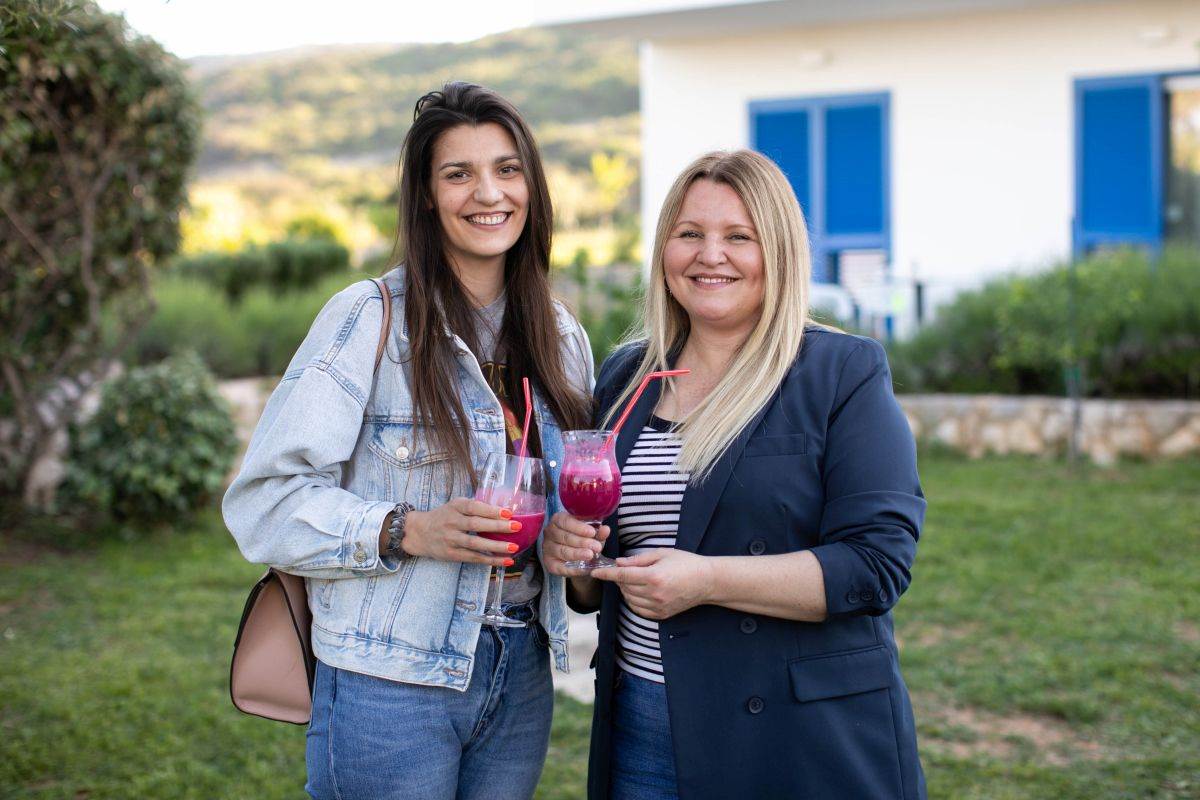 Karmen Miletić, urednica portala Sensa.hr i Andrea Bolješić, senior brand manager (Adria Media Zagreb).jpg