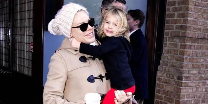 Preminuo otac pjevačice Pink 