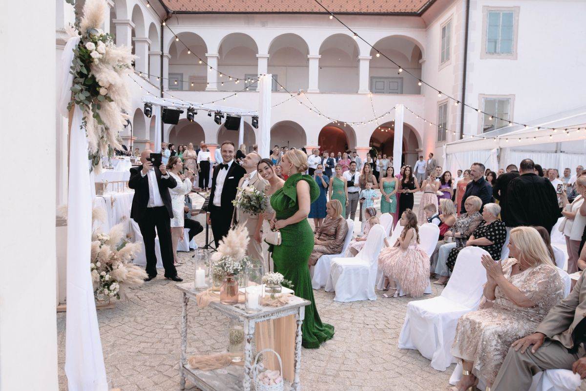 Sementa Rajhard, Vanja Brundula