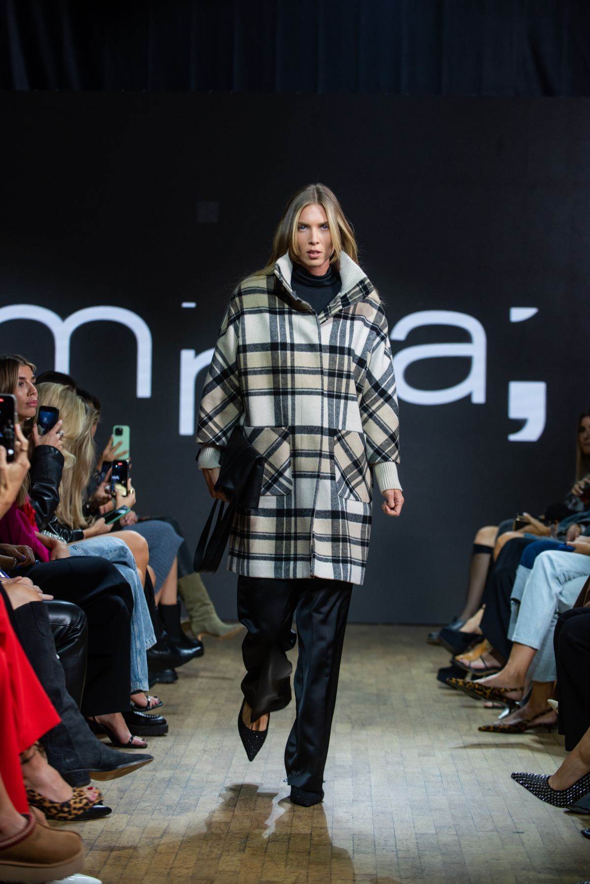 Comma 50 godina - revija 8.jpg