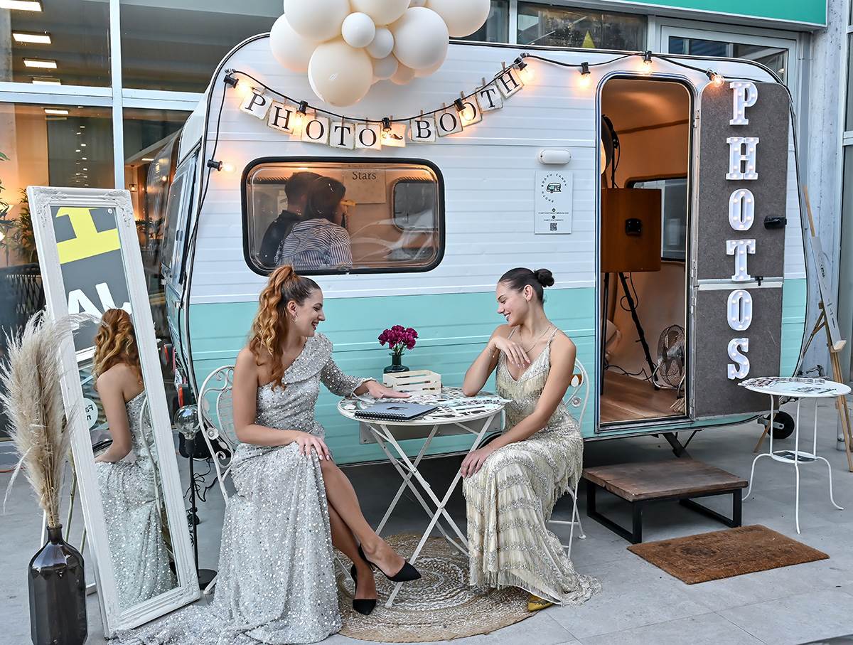 I Do Weddings i Campy Photo Booth.jpg