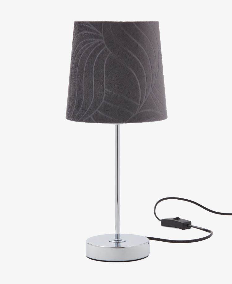 Stolna lampa sa sjenilom od baršunaste tkanine, Pepco, 7 eur