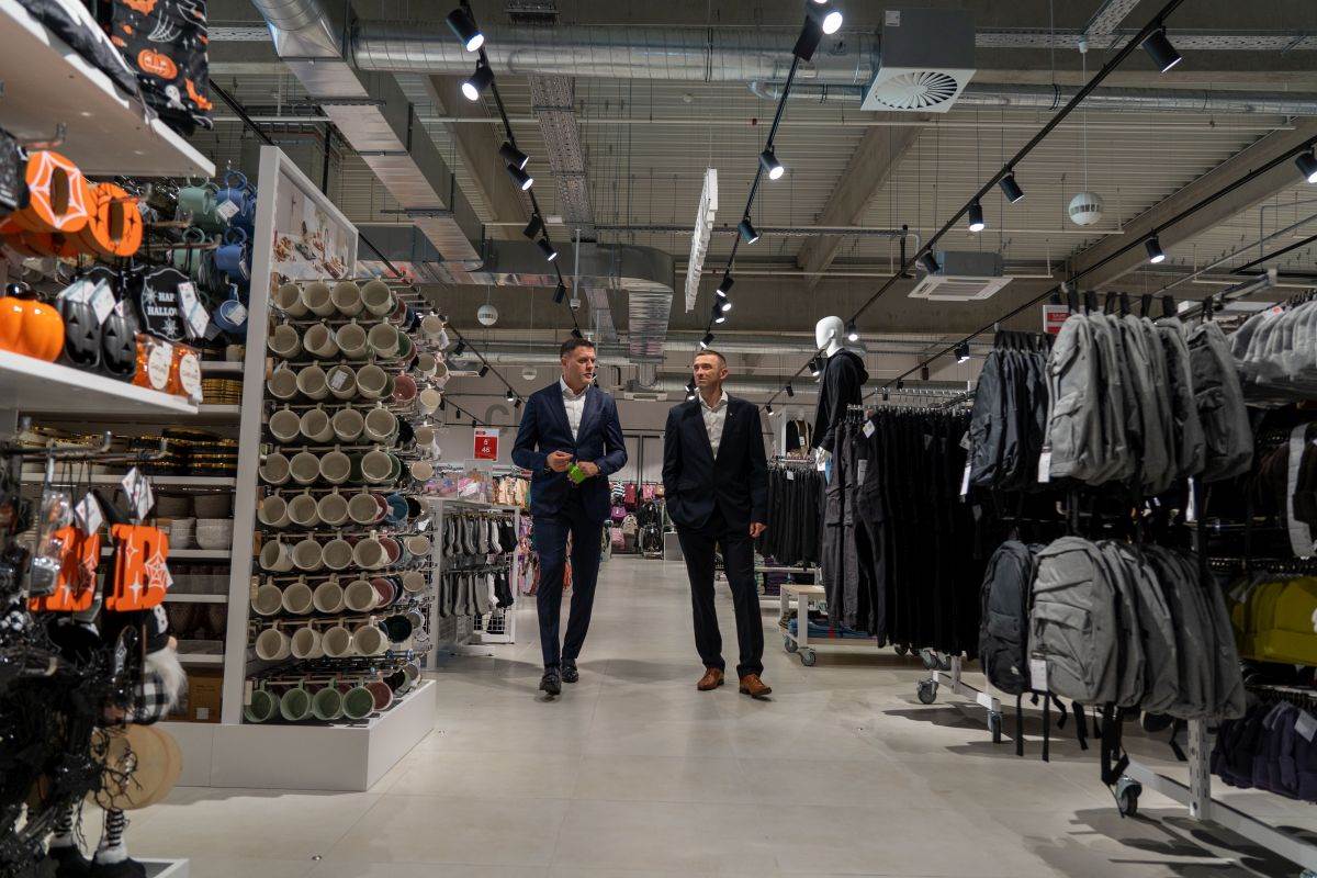 Investitor Željko Petković i gradonačelnik Vukovara Ivan Penava.jpg