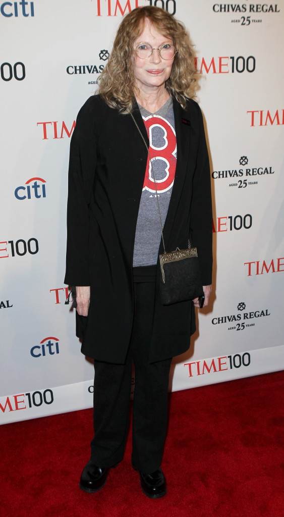 Mia Farrow optužila je Woodyja Allena da je zlostavljao njihova kćer