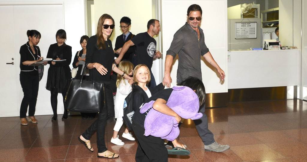 UHVAĆEN NA DJELU Brad Pitt viđen kako se šulja u kuću Angeline Jolie