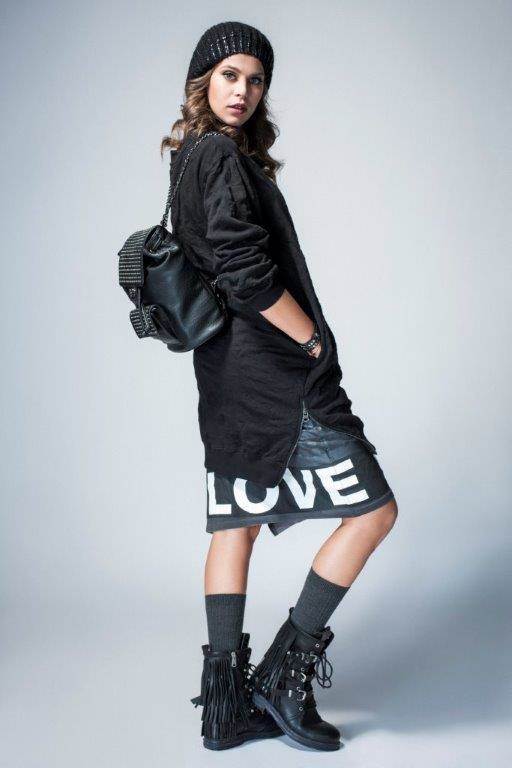 Mia Kovačić kao prava fashion avanturistica u novoj Replay kampanji