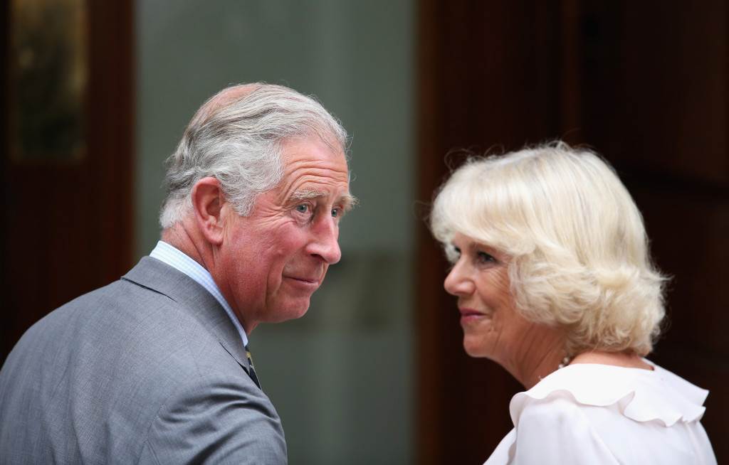 Princ Charles i Camilla 'spašavaju' Archieja od njegovih roditelja