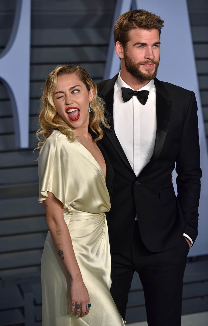 Liam Hemsworth tvrdi da ga je Miley Cyrus varala dok su bili u braku