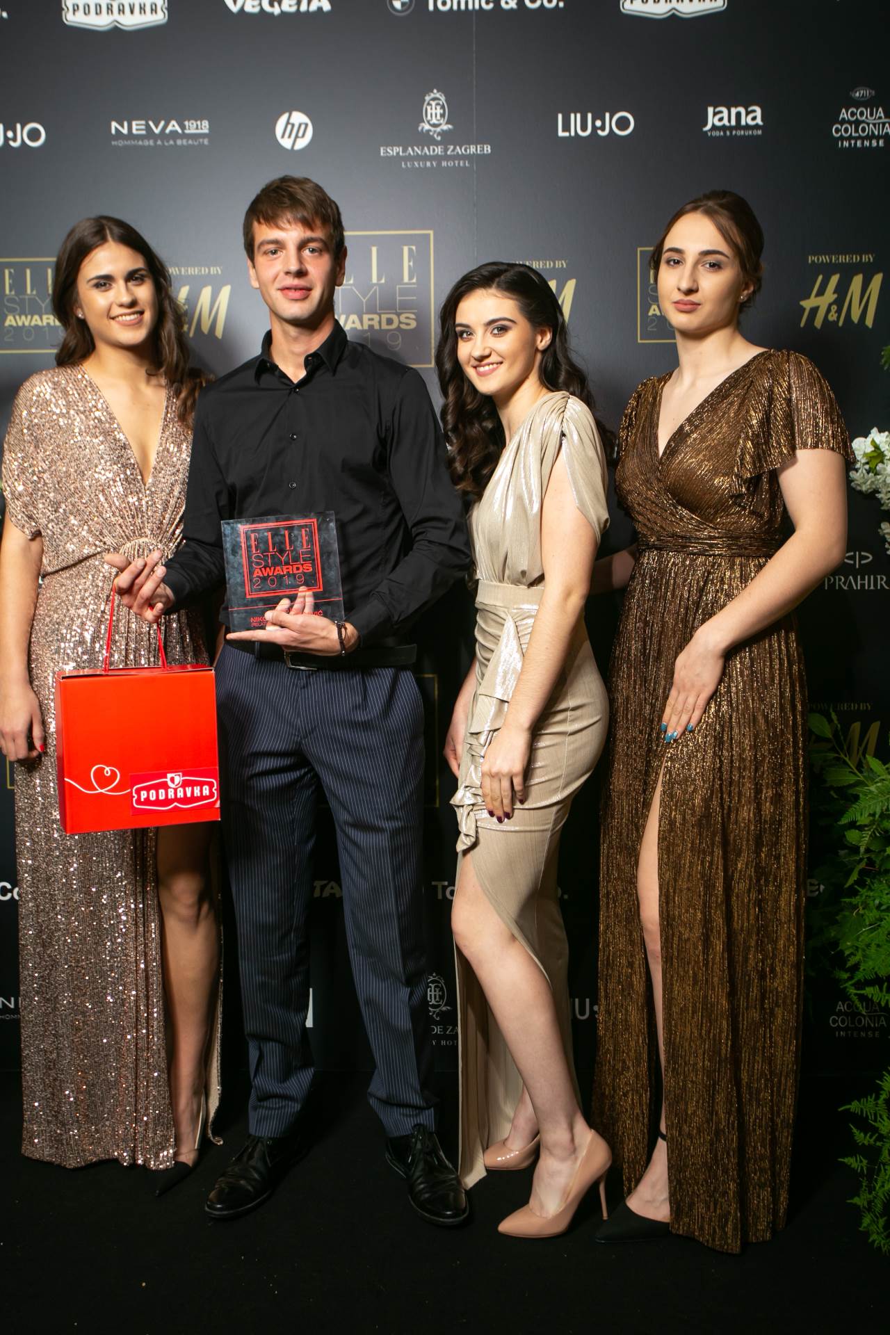 NOVO LICE by PODRAVKA, u ime pobjednice nagradu je preuzeo booker iz agencije Relatum Model Management Žarko Mitrović