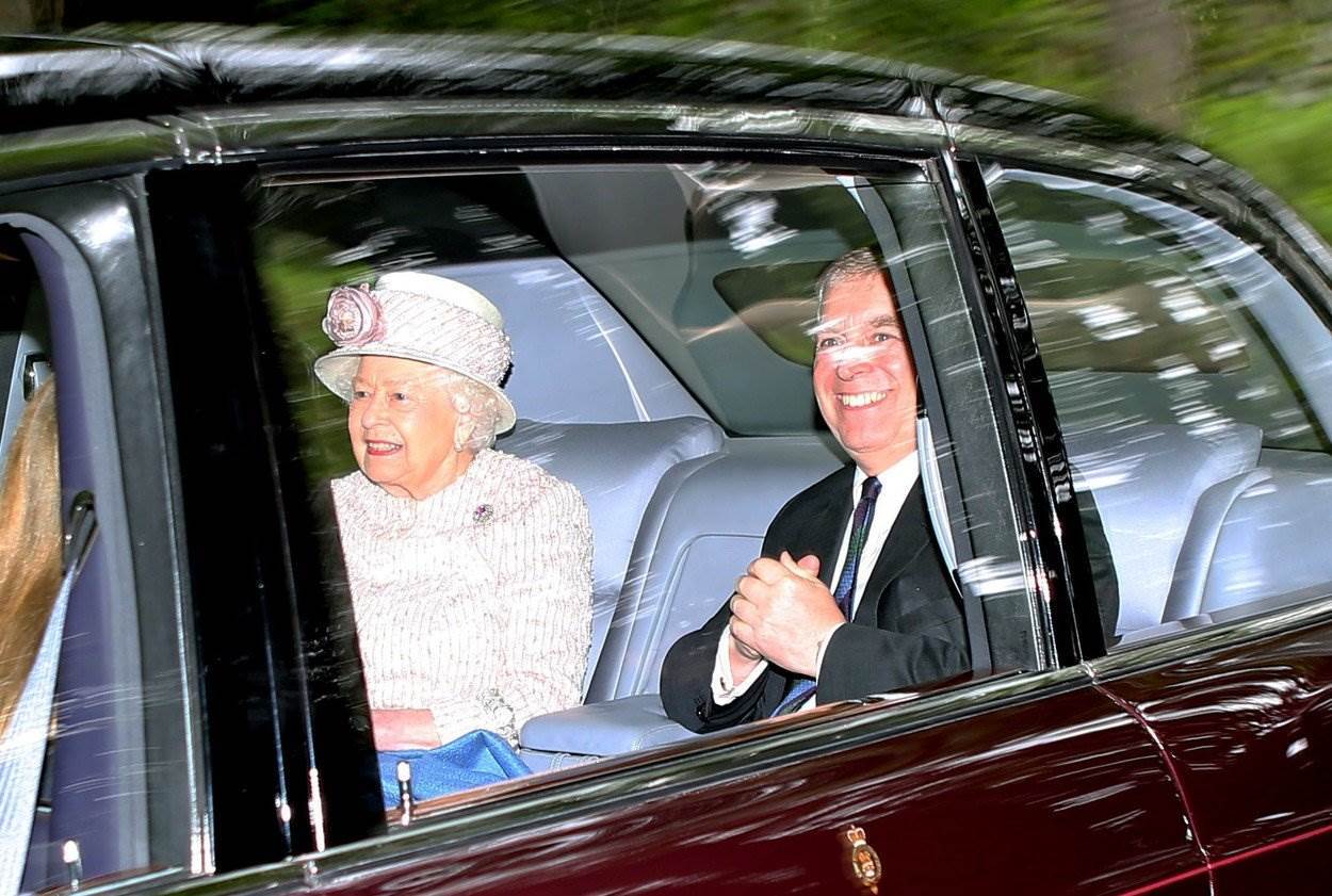 Princ Andrew i kraljica Elizabeta