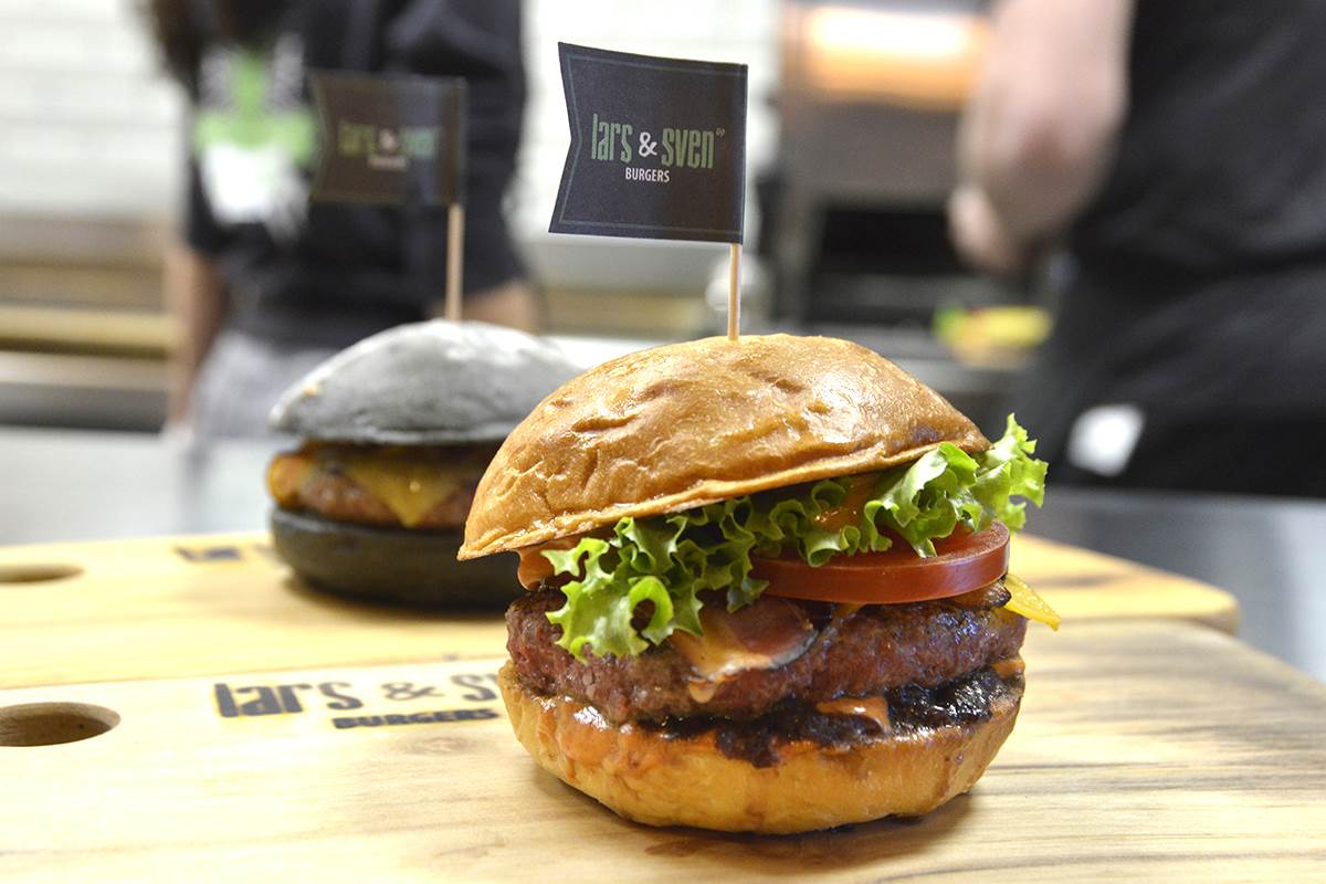 Otvoren prvi slovenski burger bar Lars&Sven u zagrebačkom Branimir mallu