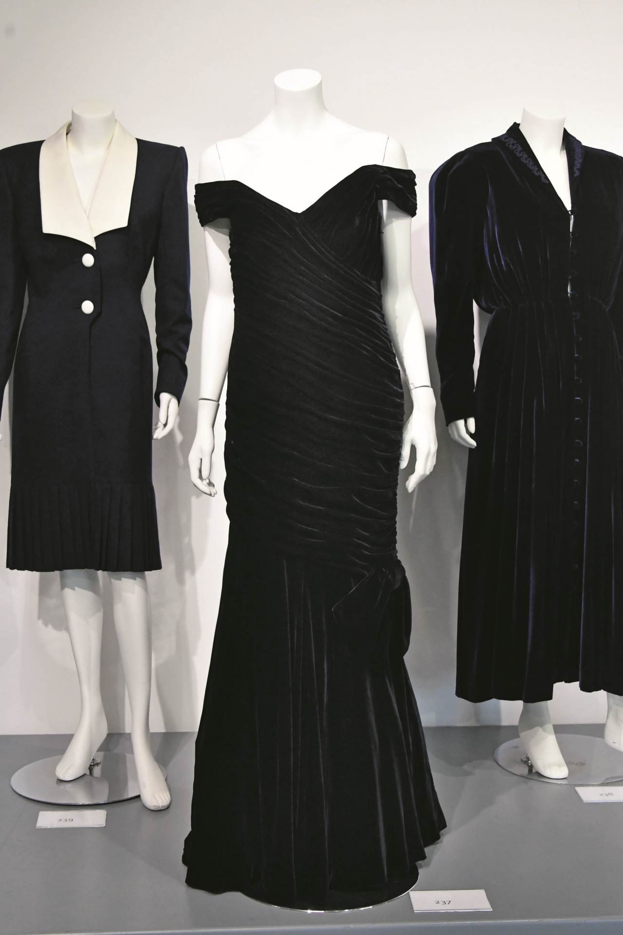 Slavna haljina princeze Diane prodana po vrtoglavoj cijeni