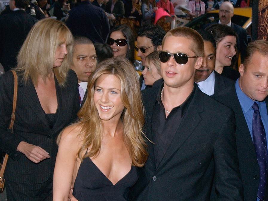 Brad Pitt i Jennifer Aniston skrivali dijete na putu?