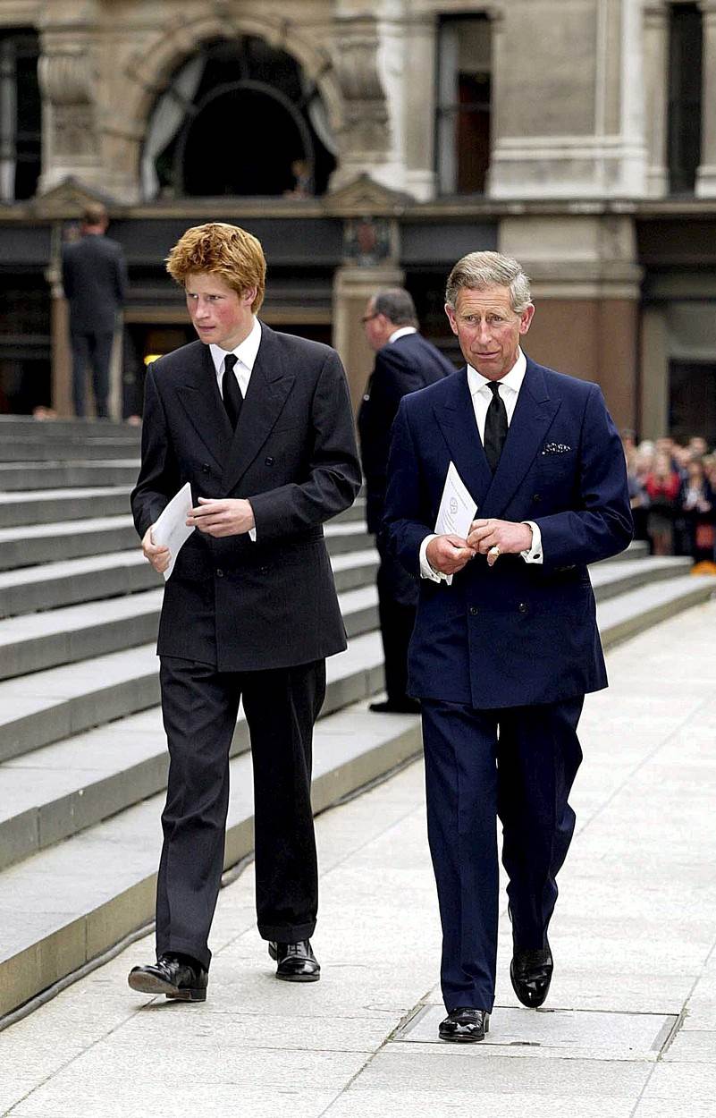 Princ Charles otkrio Harryju da nije njegov biološki sin