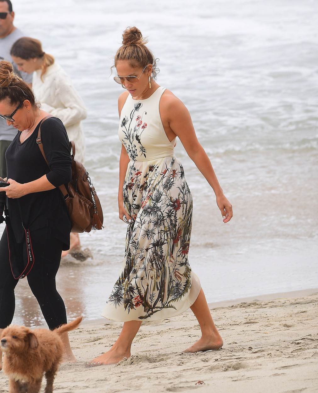 J.Lo. za šetnju plažom odabrala haljinu od 30 tisuća kuna