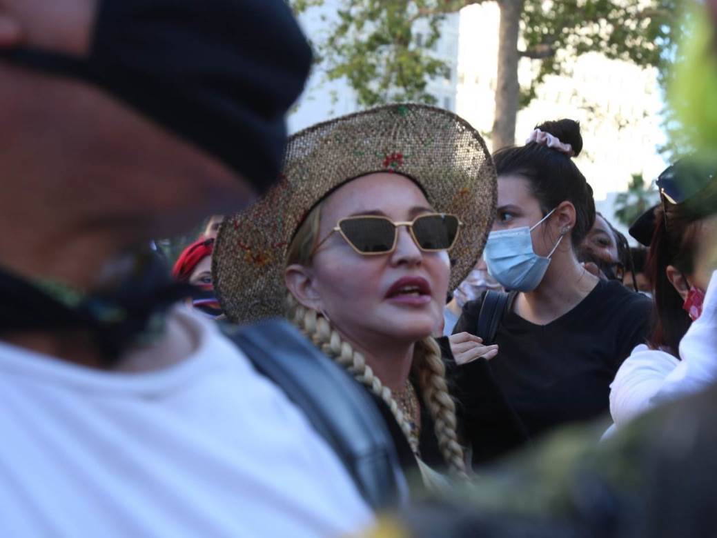 Madonna ne prestaje sa estetskim zahvatima i fotošopom