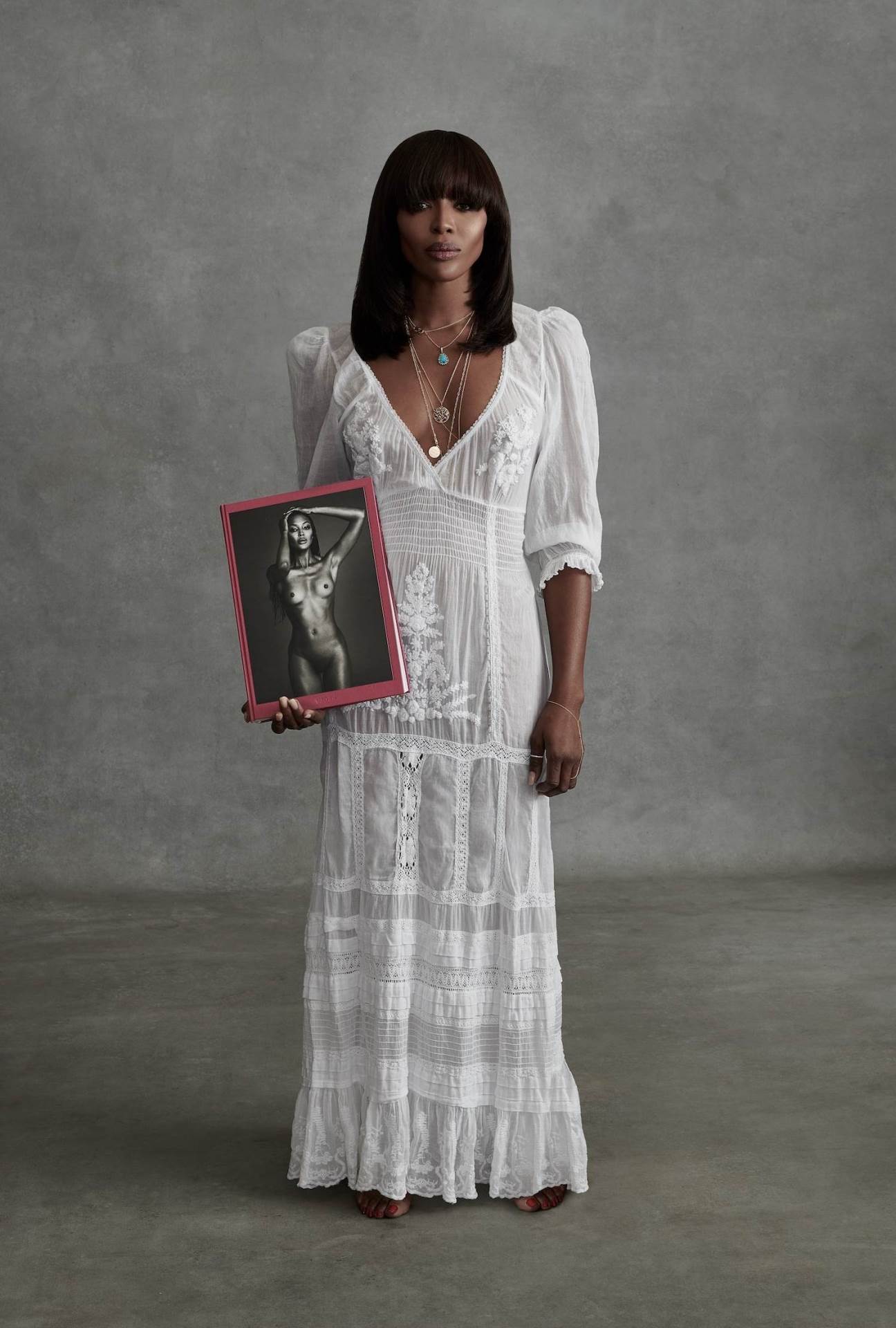 "Naomi" - knjiga koja slavi četiri modna desetljeća Naomi Campbell