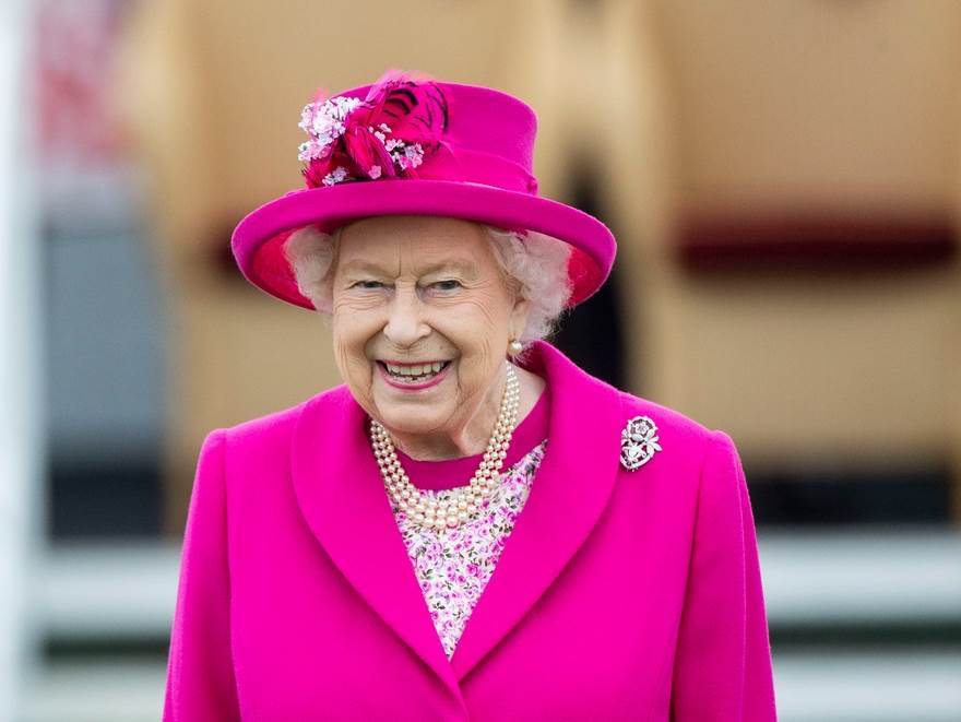 NE ŠTEDI Kraljica za božićne poklone potroši preko 120 tisuća kuna