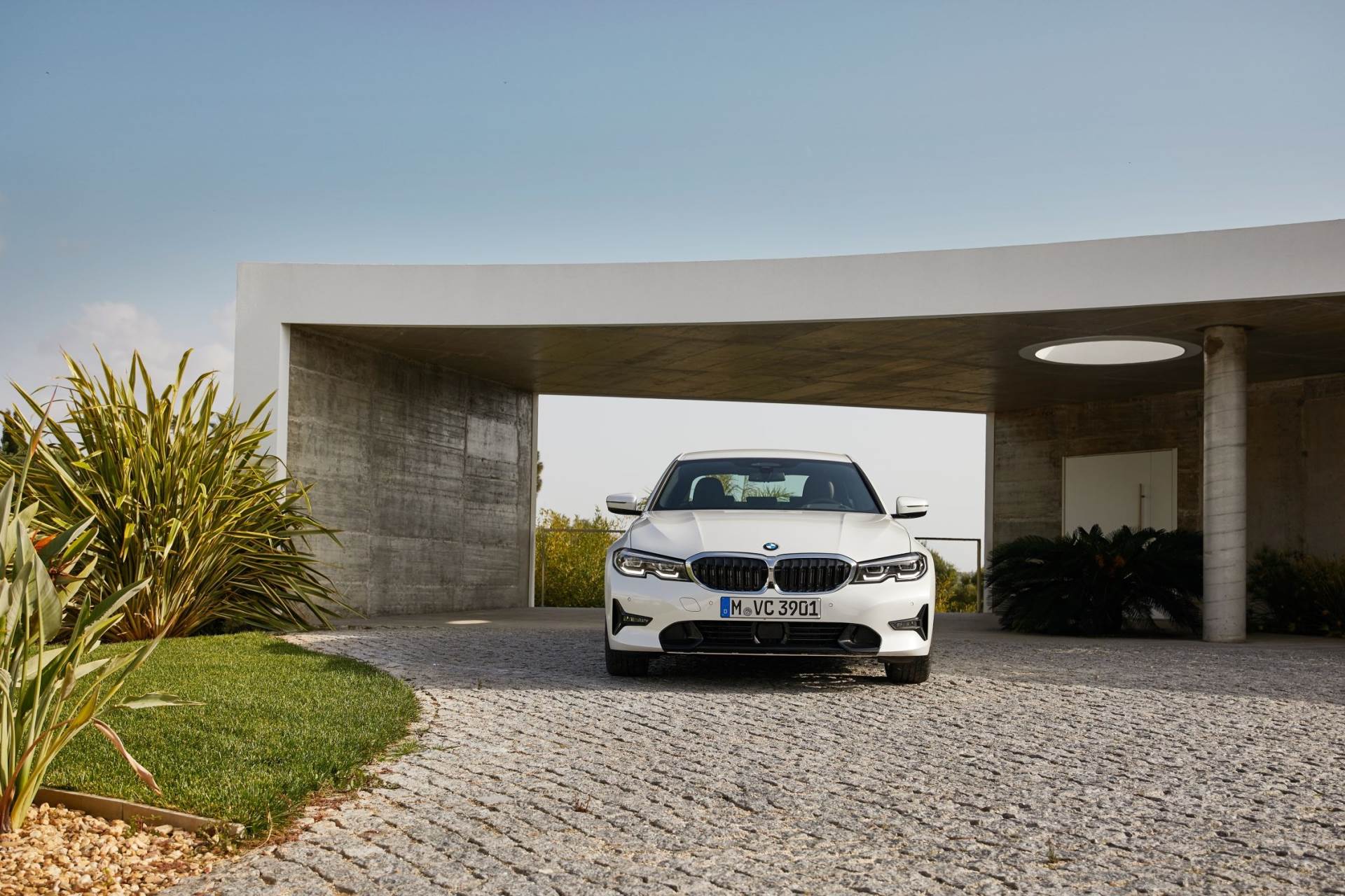 BMW 318d NIKAD PRISTUPAČNIJI: Iskoristite atraktivno financiranje
