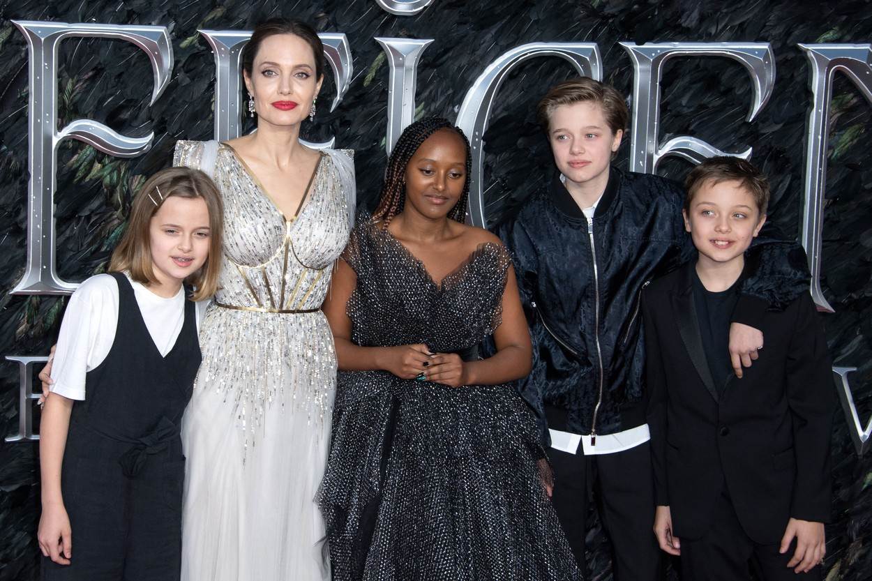 PROGOVORIO BIVŠI ZAŠTITAR Angelina Jolie zbog djece gubi razum